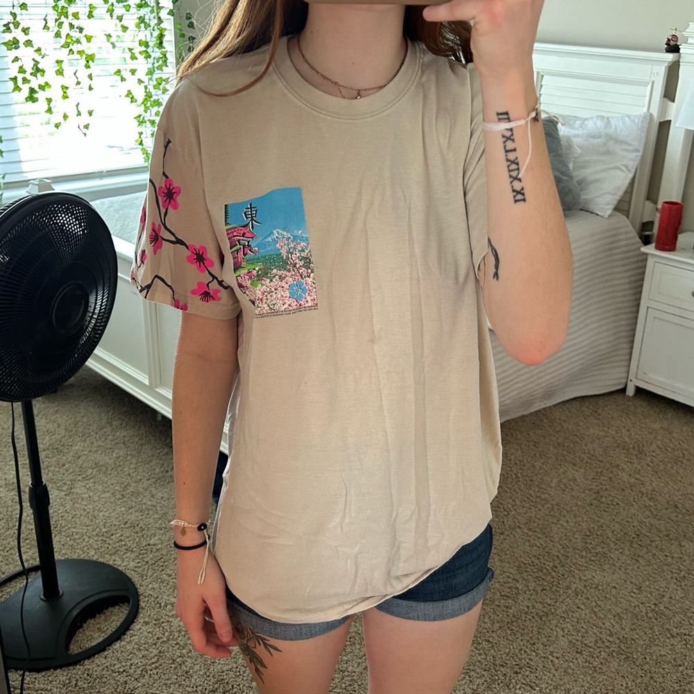 Cute Japan styled tee